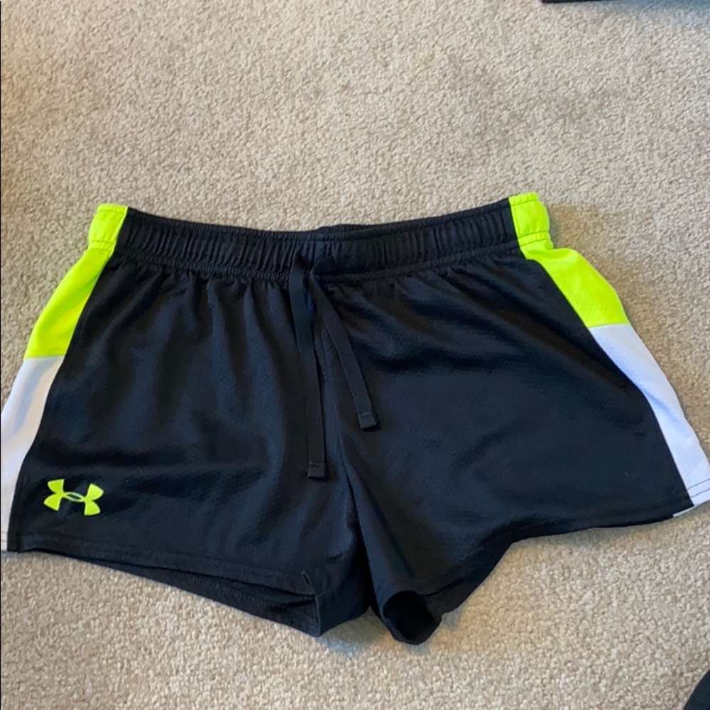 Under Armour Heatgear Youth XL Shorts